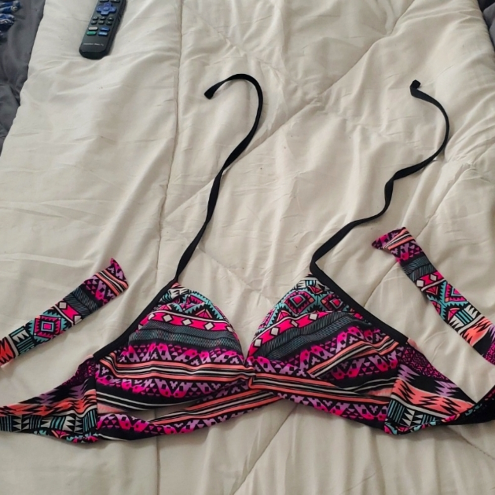 XHILARATION MULTI-COLOR,  FRONT SLIT, BACK TIE BATHING SUIT TOP, SIZE M